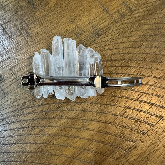 Quartz Crystal Hair Clip With Gold Raven Skull - Picture 4 of 6